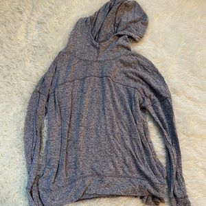 Size M Athletic shirt